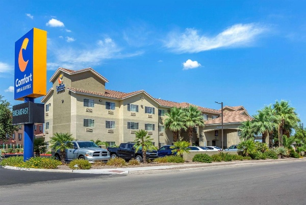 Comfort Inn & Suites North Tucson - Marana image 1